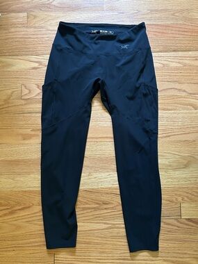 Arc'teryx Black High-Rise Leggings with Pockets